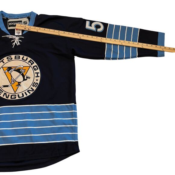 Pittsburg Penguins Letang #58 2011 Winter Classic Jersey Sz 48 Rare ERROR Reebok - Picture 8 of 9